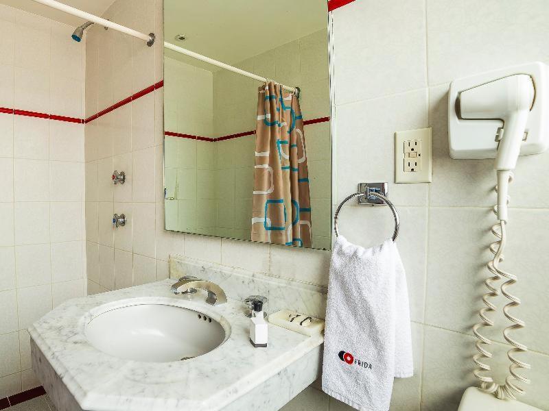 Frida Costa Azul Hotel Mexico City Room photo